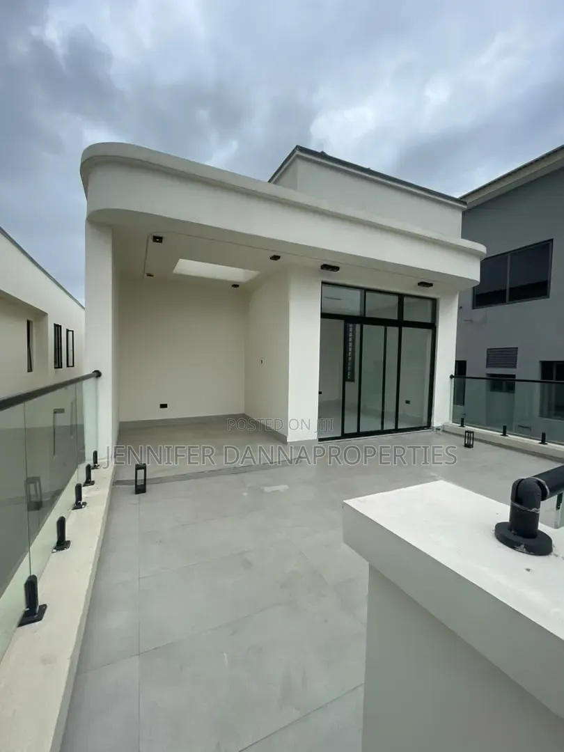 5bdrm Duplex in Lekki Phase 1 for sale in Lekki Phase 1