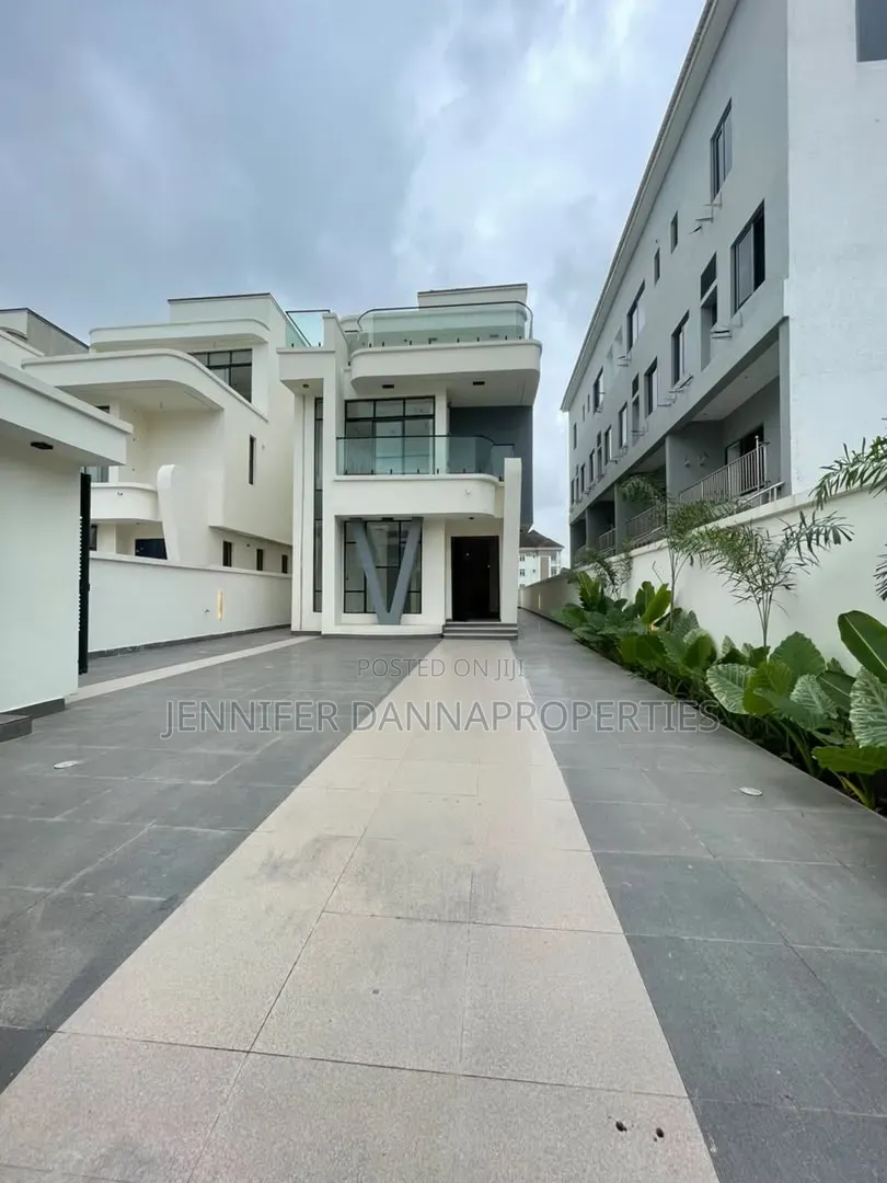 5bdrm Duplex in Lekki Phase 1 for sale in Lekki Phase 1