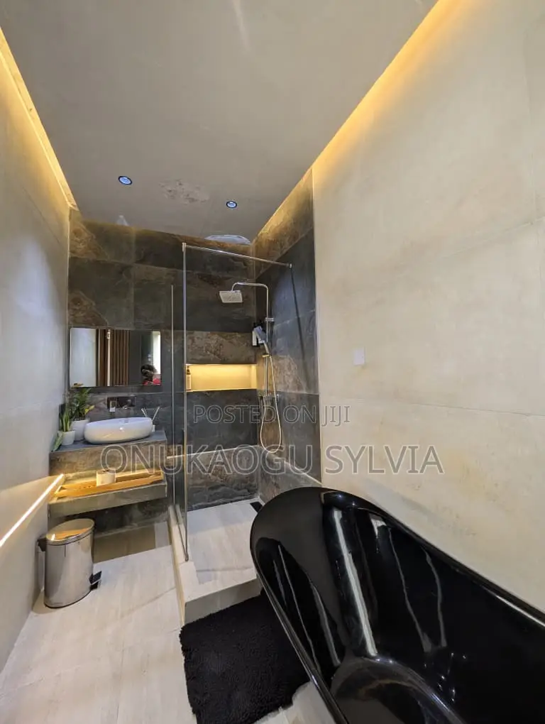3 Bedroom Minimalist Cottage With Pool in Epe