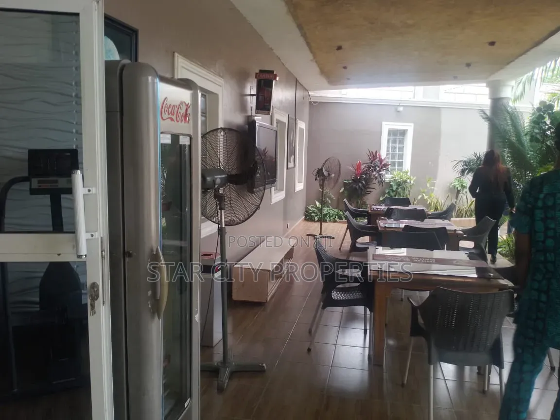 19 Rooms Hotel With Bar and Swimming Pool and Parking Space in Ikeja GRA