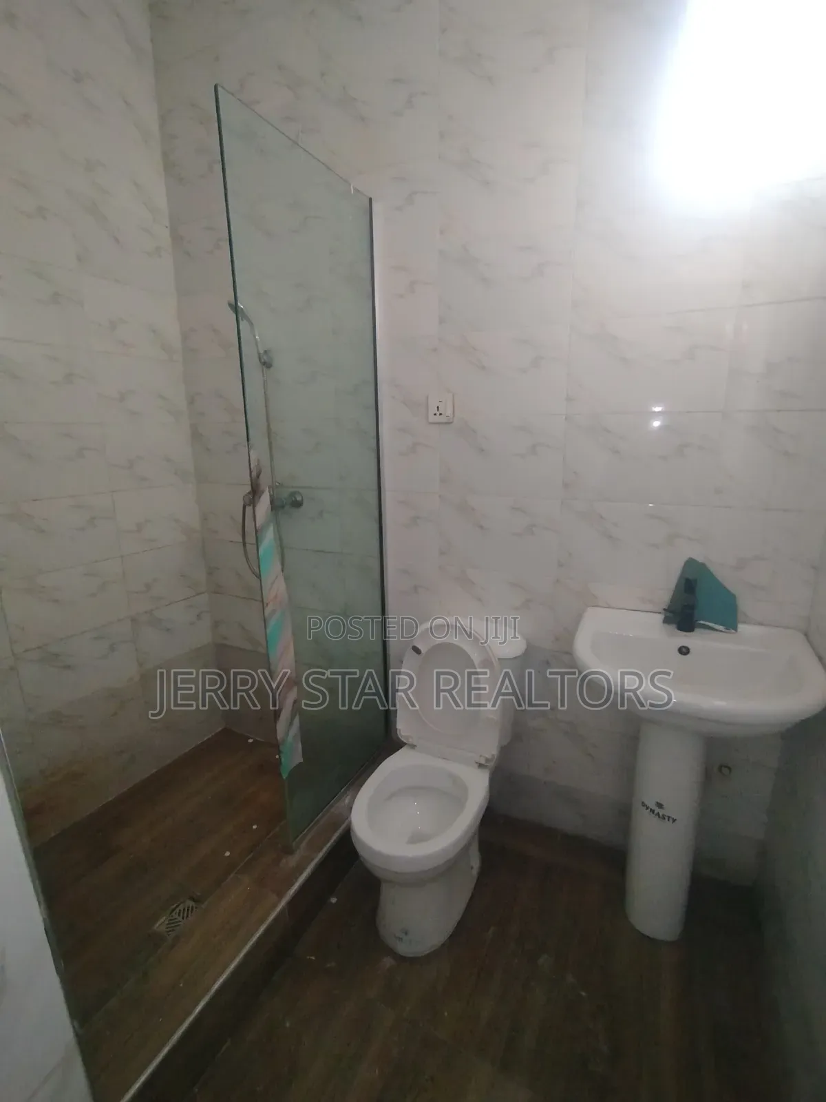 4bdrm Duplex in Thomas Estate for rent in Thomas Estate