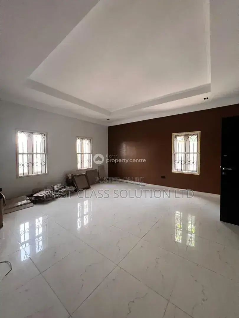 Furnished 3bdrm Block of Flats in Kaura for sale in Kaura
