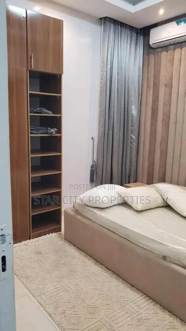 3bdrm Apartment in Ikeja Gra for rent in Ikeja GRA