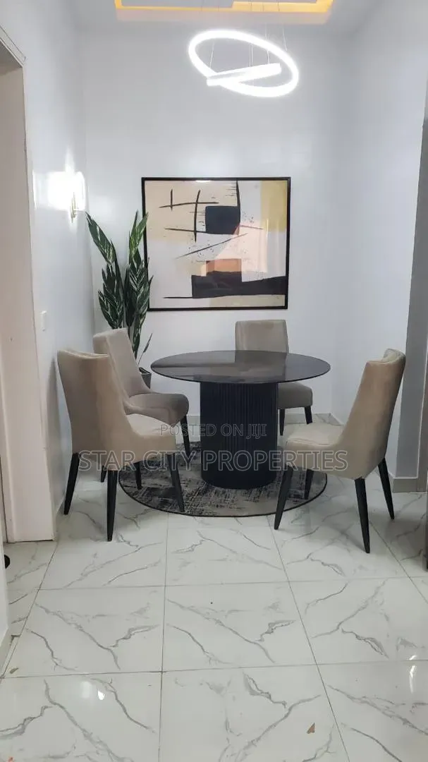 3bdrm Apartment in Ikeja Gra for rent in Ikeja GRA