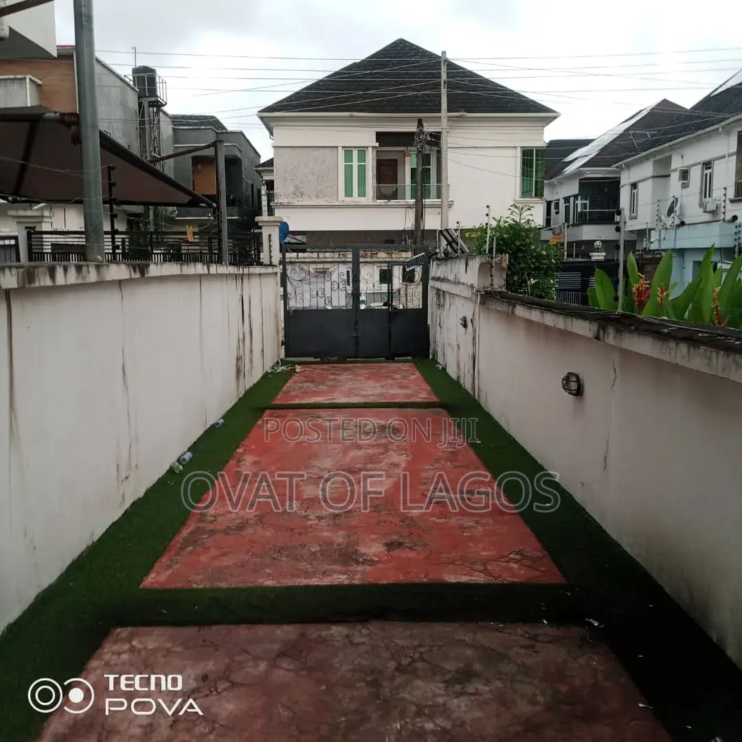 Furnished 4bdrm Duplex in Ikota for rent in Ikota