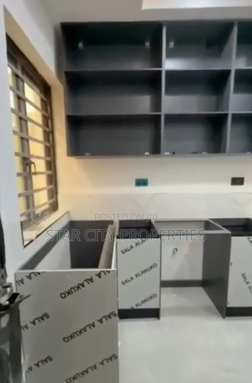 3bdrm Apartment in Ogudu Gra Lagos for sale in Ogudu GRA