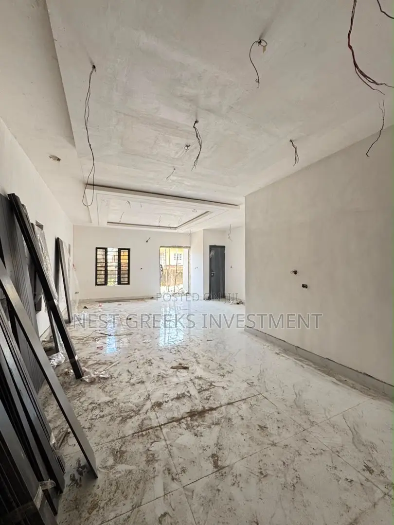 4bdrm Duplex in Surulere for sale in Surulere
