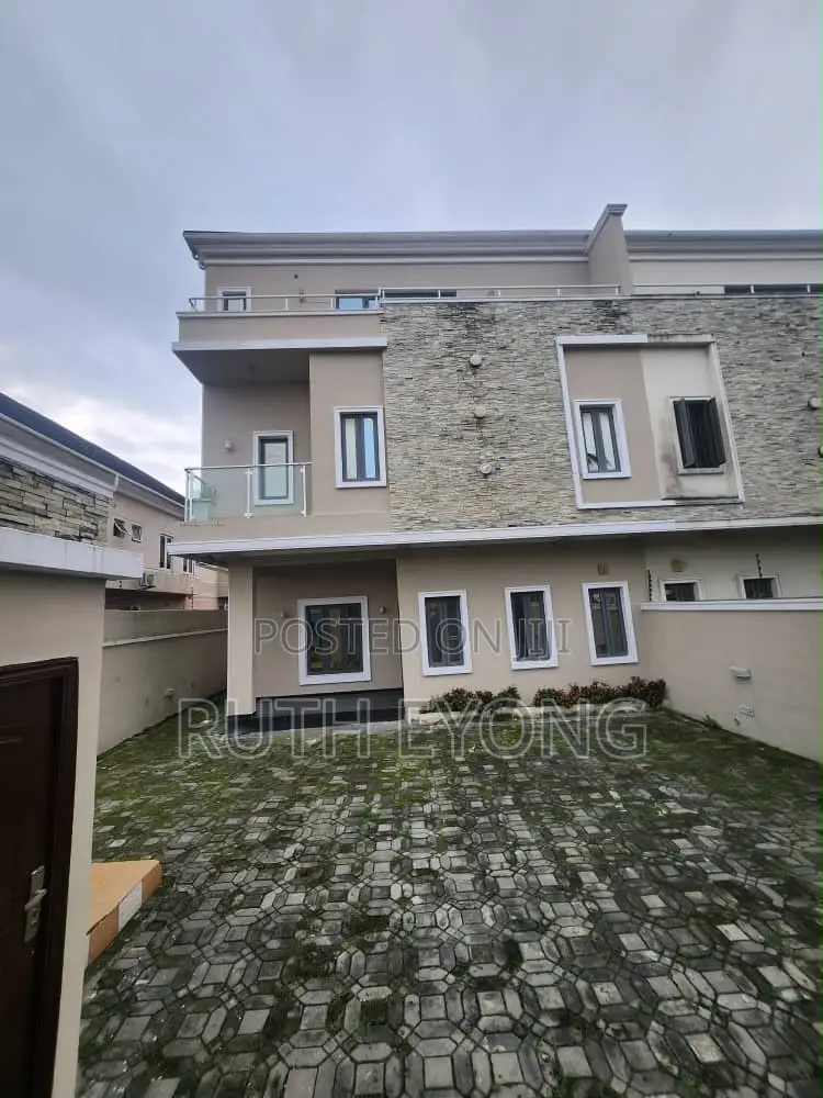 5bdrm House in Lekki Phase 1 Proper for rent in Lekki Phase 1