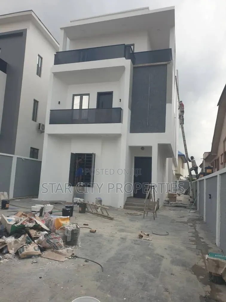 7bdrm Duplex in Magodo Gra for sale in Magodo Isheri