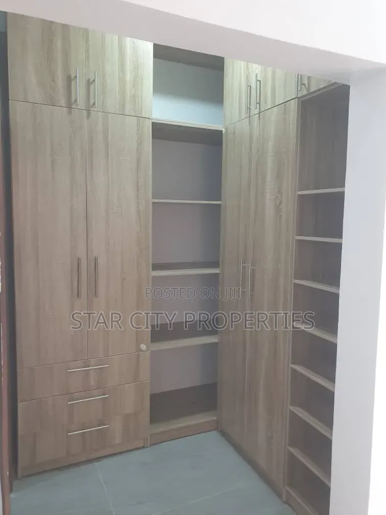 7bdrm Duplex in Magodo Gra for sale in Magodo Isheri