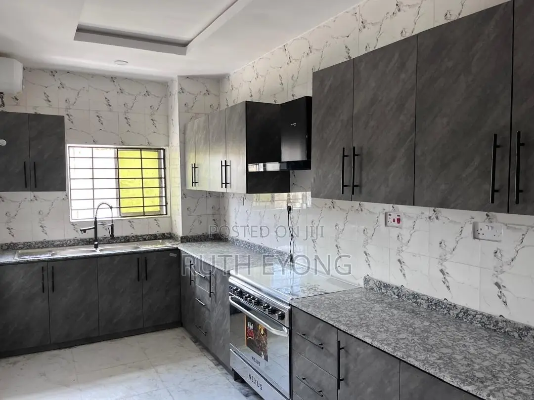 3bdrm Apartment in Chevron Drive Lekki for sale in Chevron