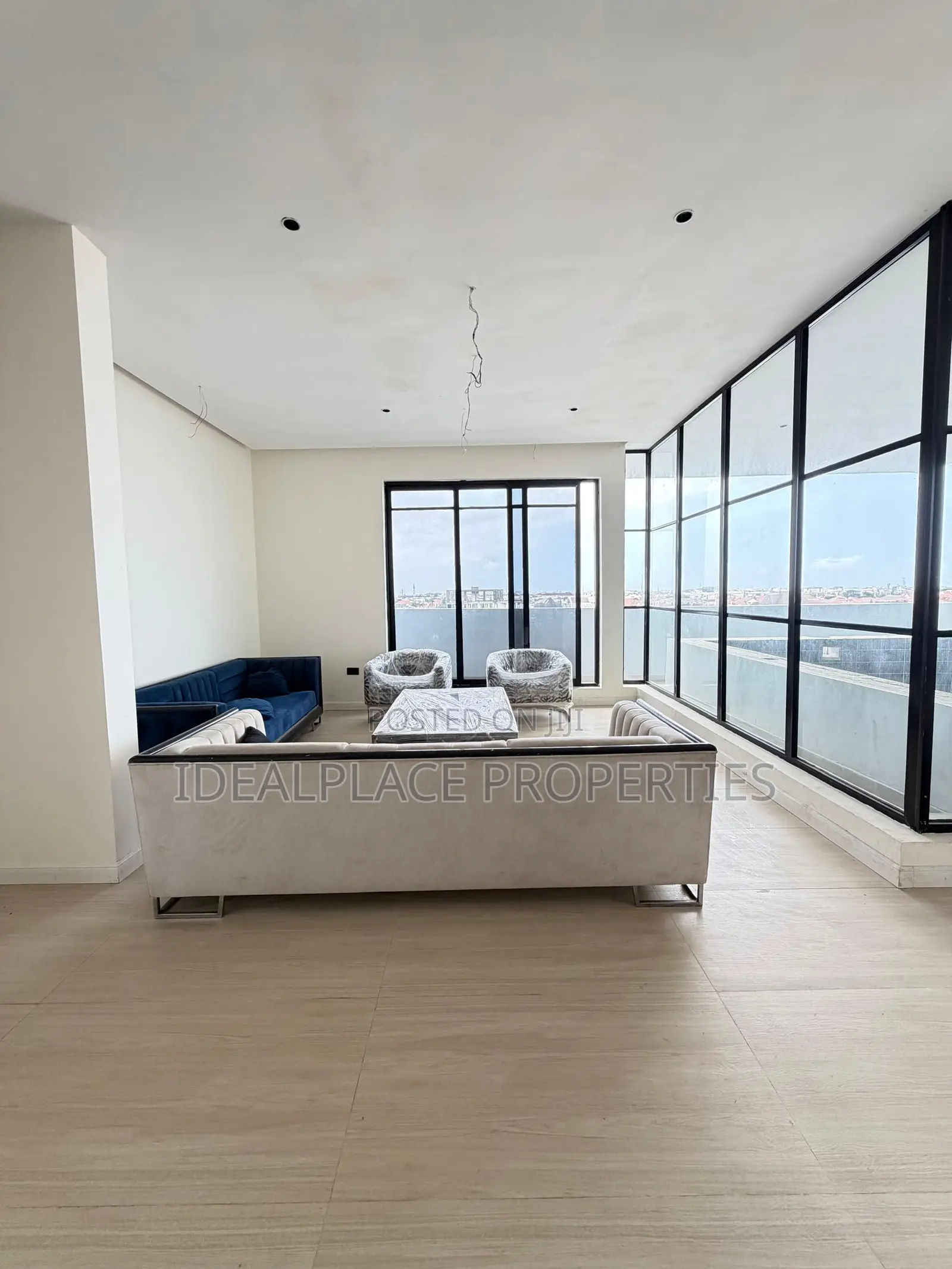 3bdrm Penthouse in Ikate for sale in Ikate