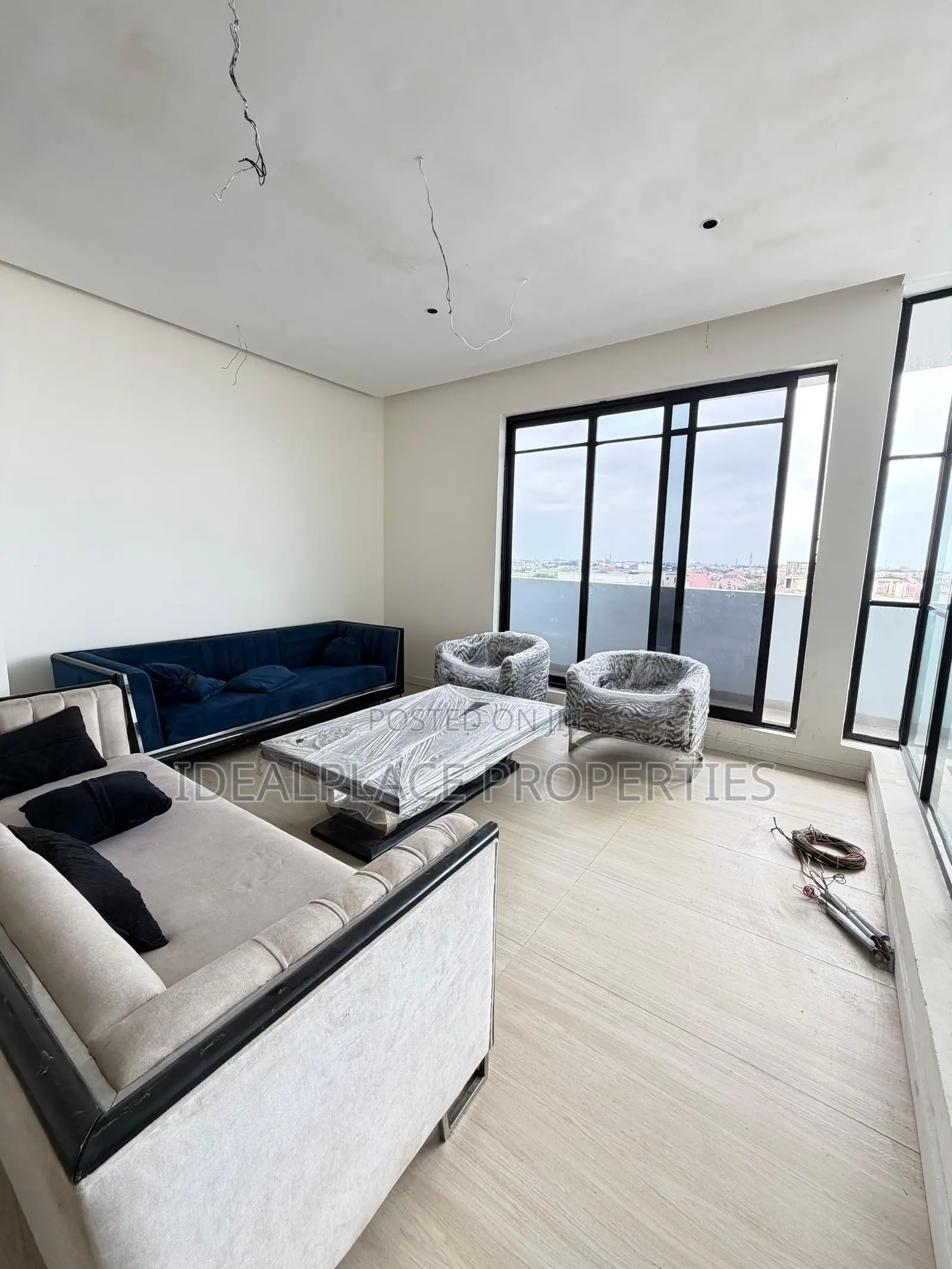 3bdrm Penthouse in Ikate for sale in Ikate