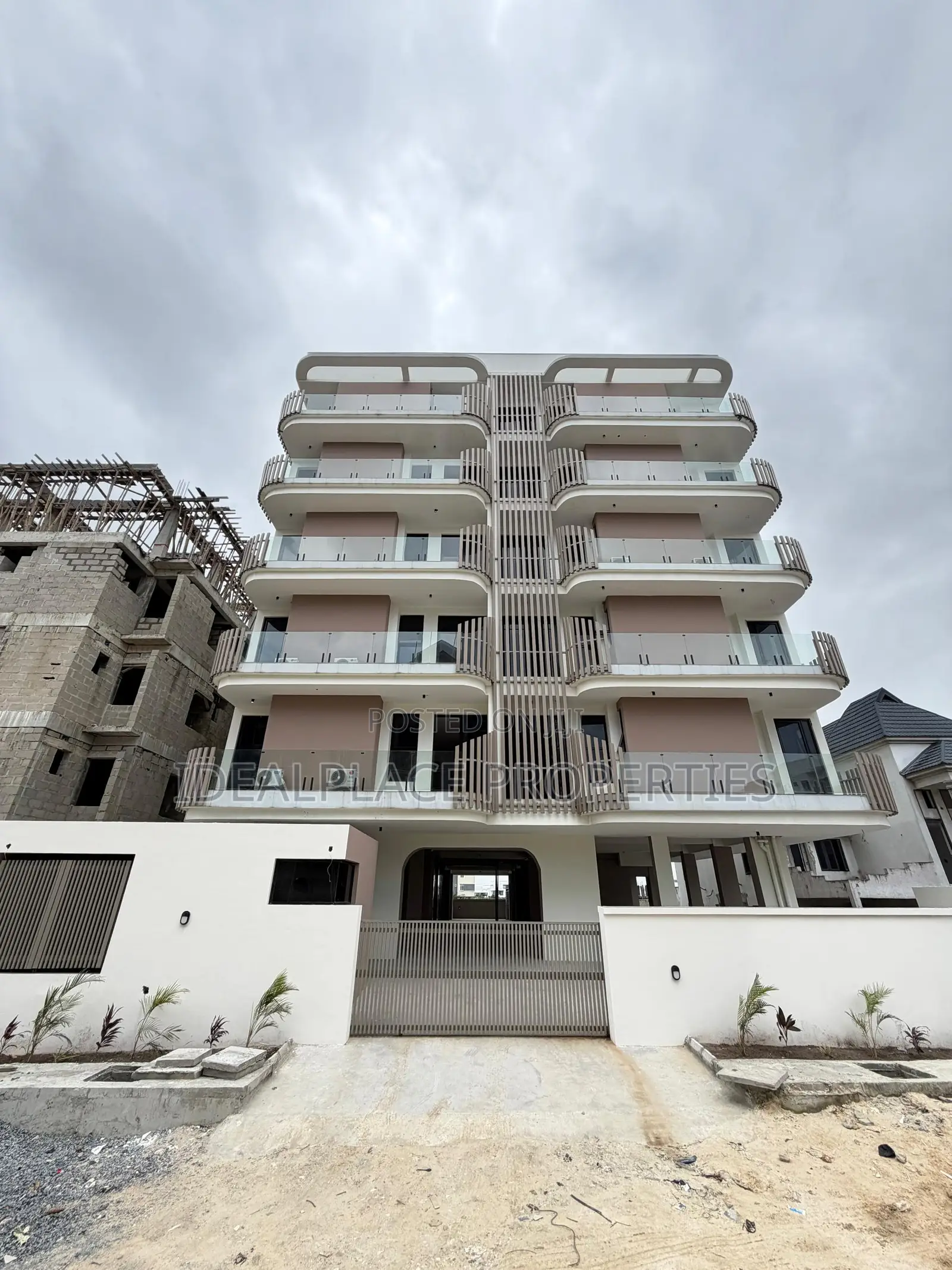 3bdrm Penthouse in Ikate for sale in Ikate