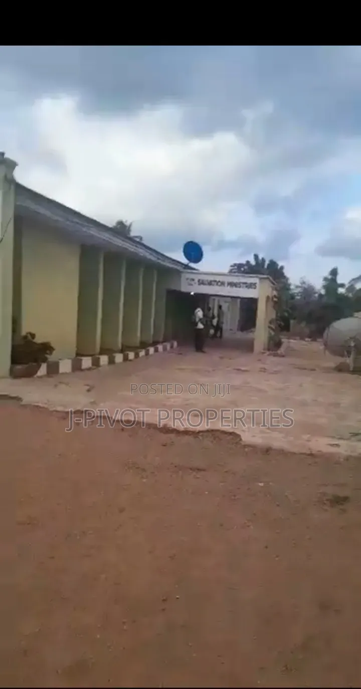 PRIME MIXED-USE PROPERTY — 8 PLOTS Tipper Garage,Tanke, Ilorin in Ilorin West