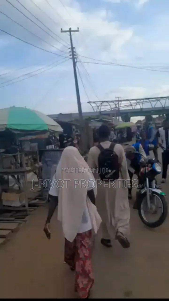 PRIME MIXED-USE PROPERTY — 8 PLOTS Tipper Garage,Tanke, Ilorin in Ilorin West