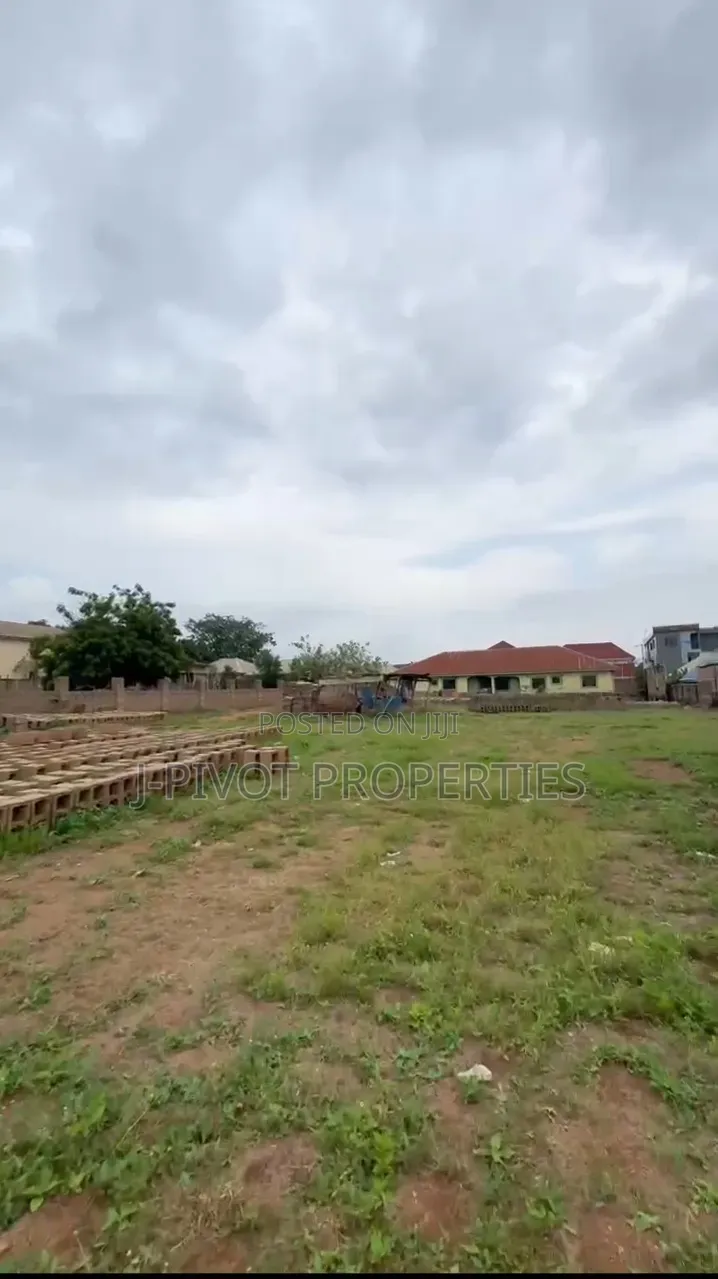 4 Plots of Mix-Use Land Facing the Main University Road Tanke,ilorin in Ilorin South