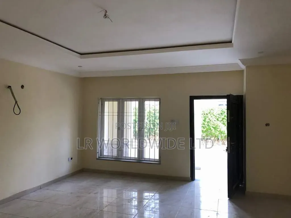 4bdrm Bungalow in Sabon Lugbe for sale in Sabon Lugbe