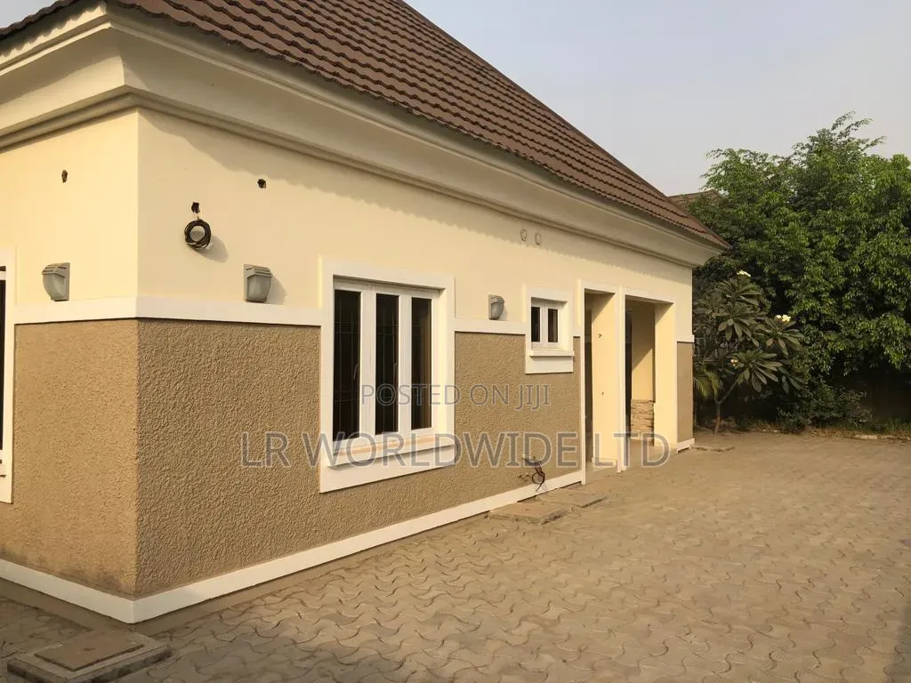 4bdrm Bungalow in Sabon Lugbe for sale in Sabon Lugbe