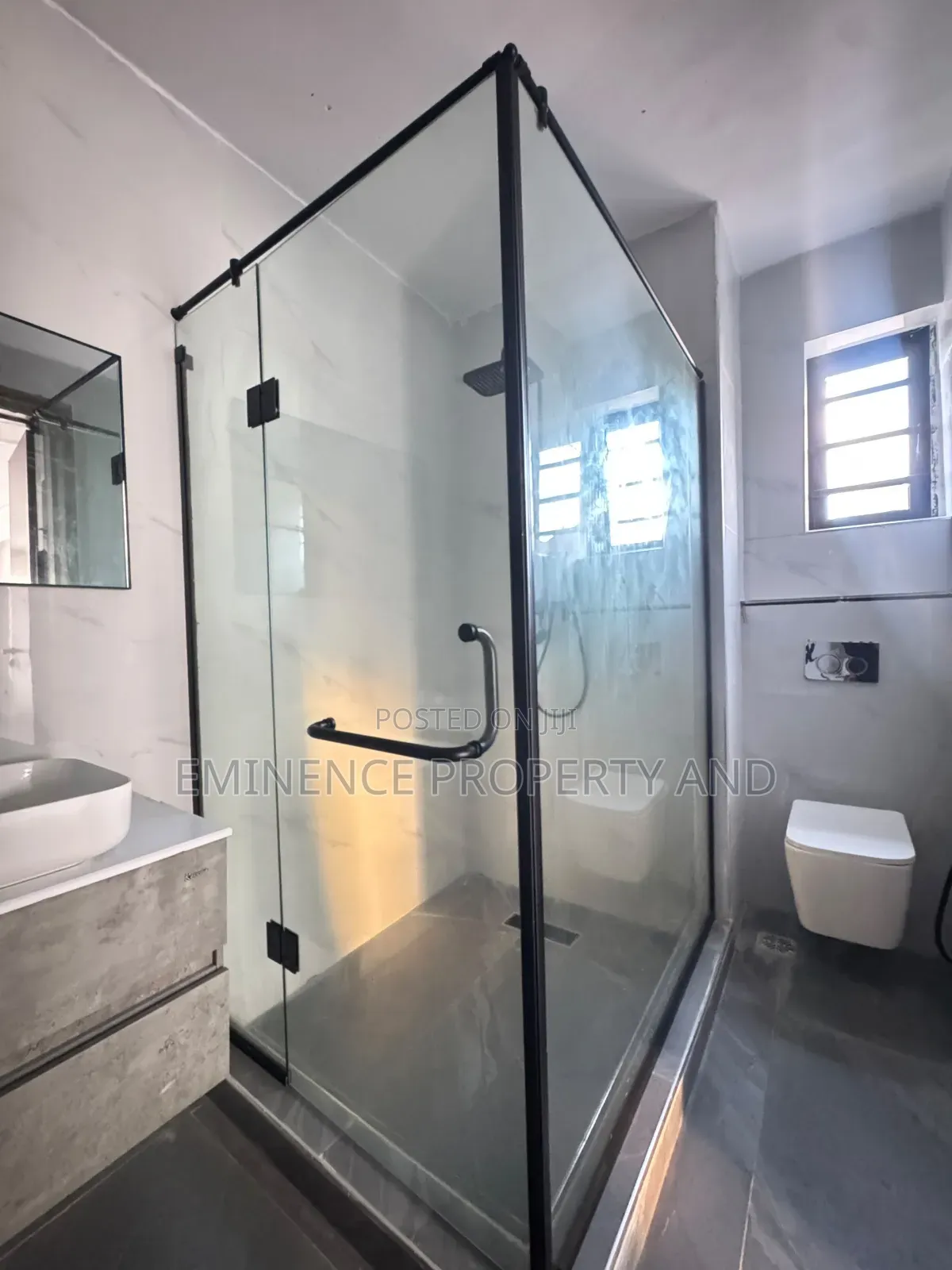 5bdrm Duplex in Ikota for sale in Ikota