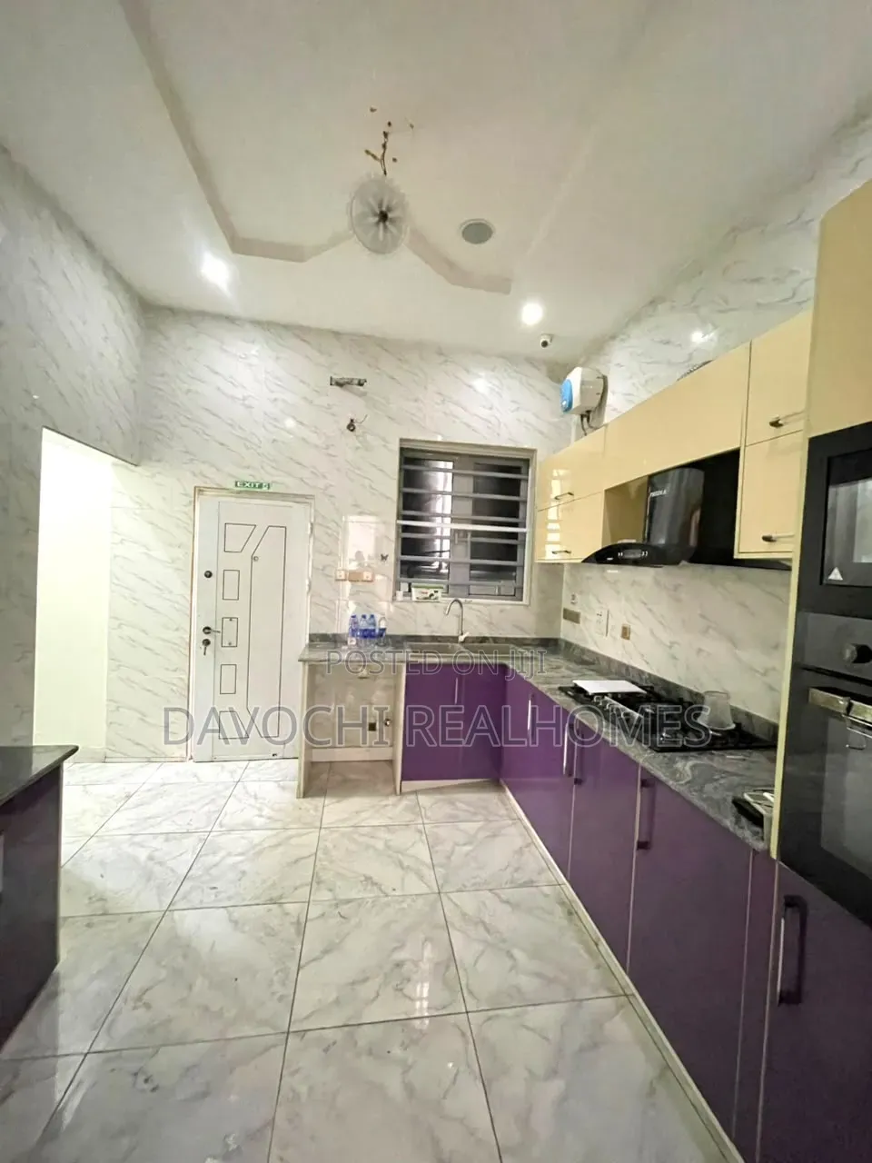 4bdrm Duplex in Chevron for rent in Chevron