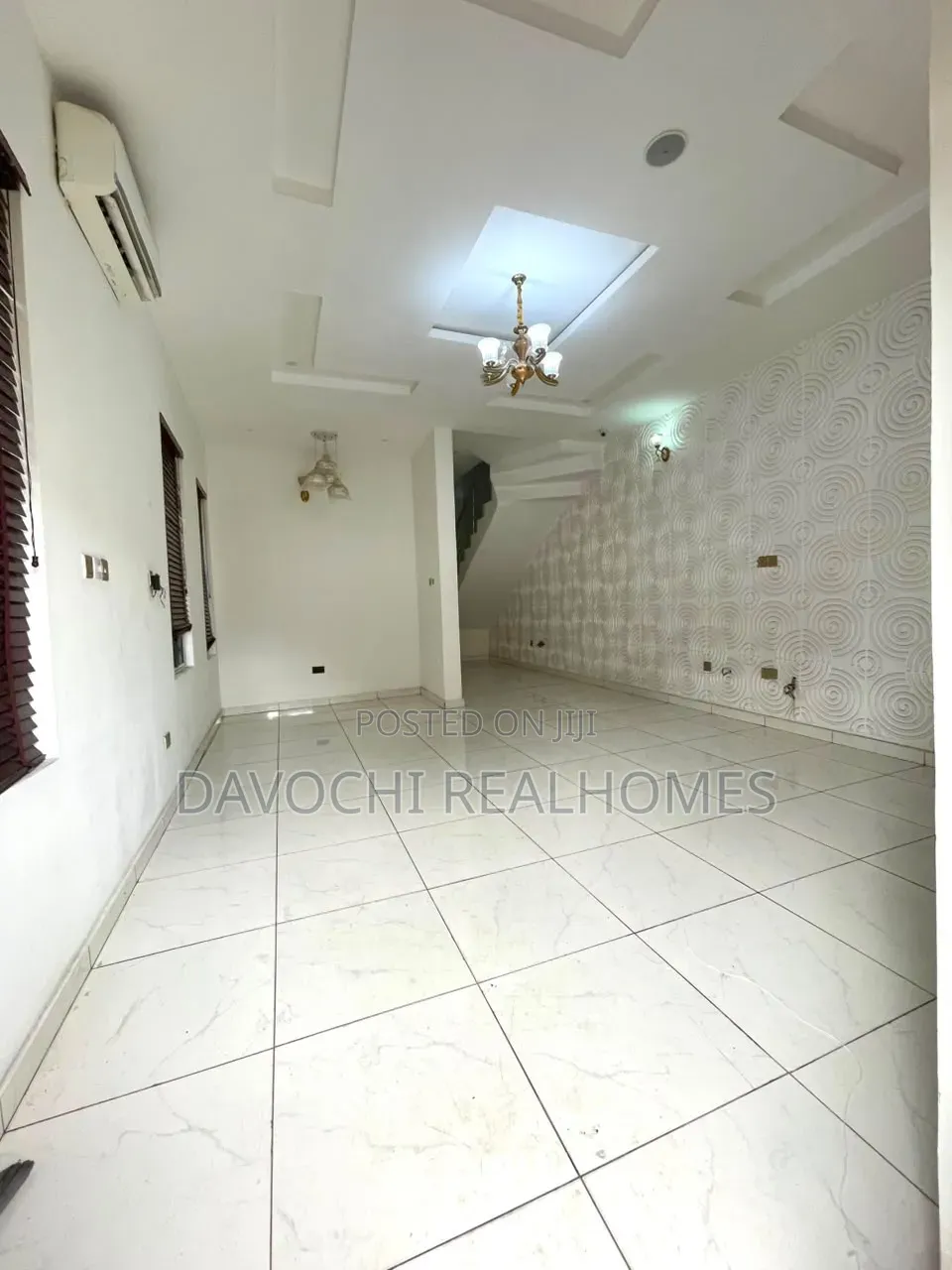 4bdrm Duplex in Chevron for rent in Chevron