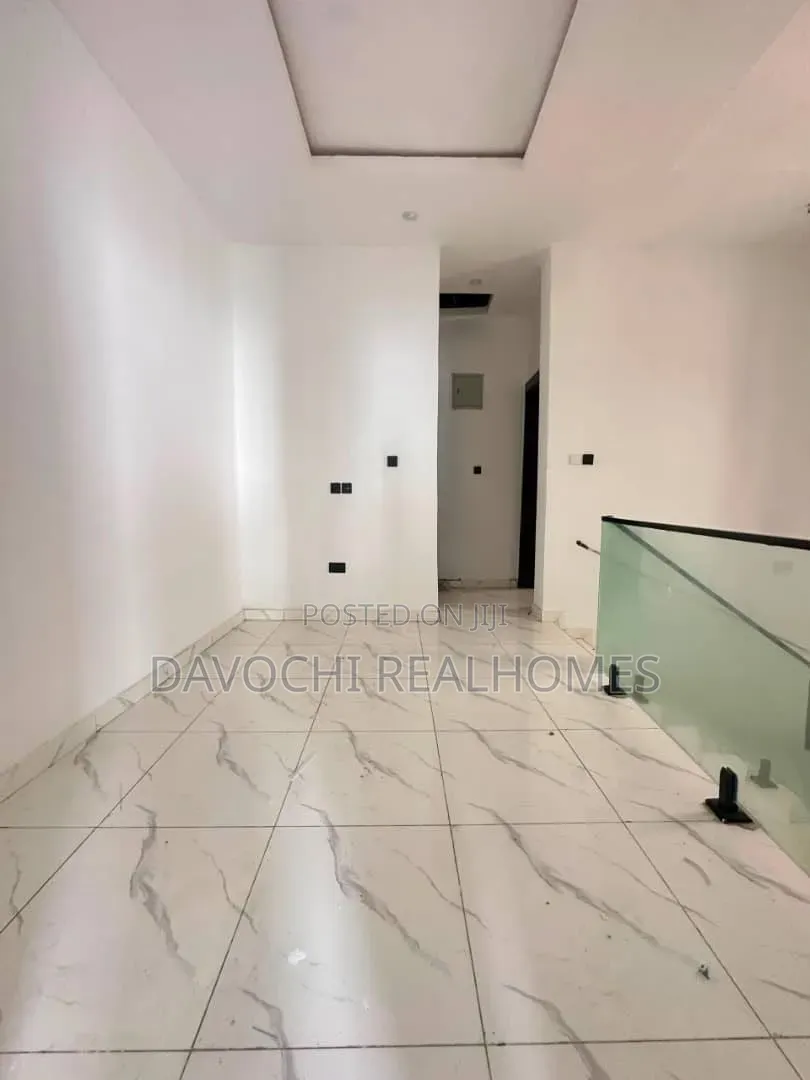 4bdrm Duplex in Ikota for sale in Ikota