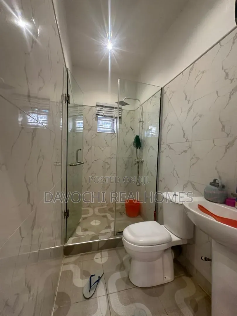 Furnished 3bdrm Duplex in Ikota for sale in Ikota