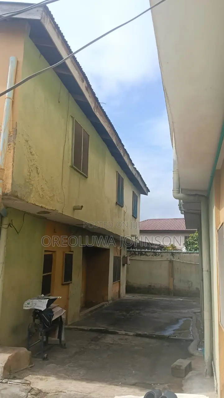 3bdrm Block of Flats in Unity Estate, Egbeda / Egbeda for sale in Egbeda / Egbeda