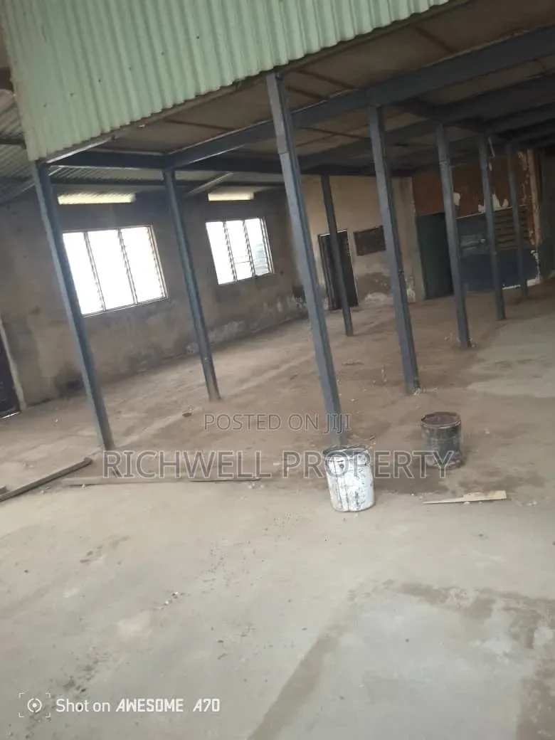 Warehouse R Lease in Apata