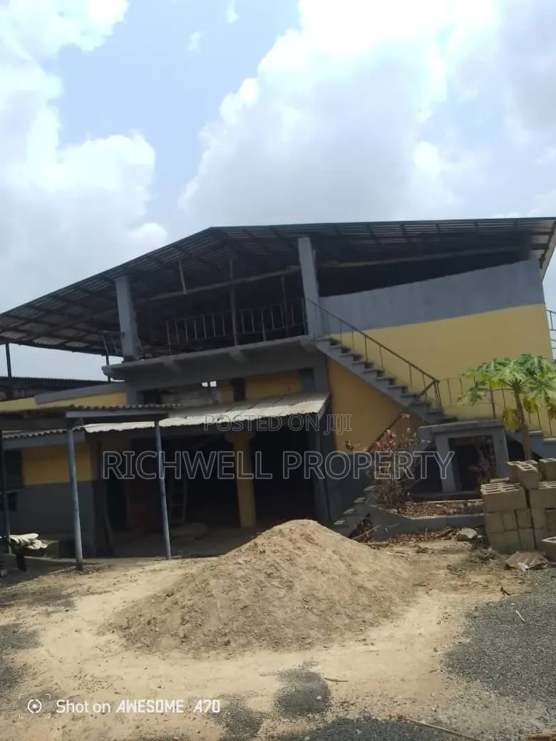 Warehouse R Lease in Apata