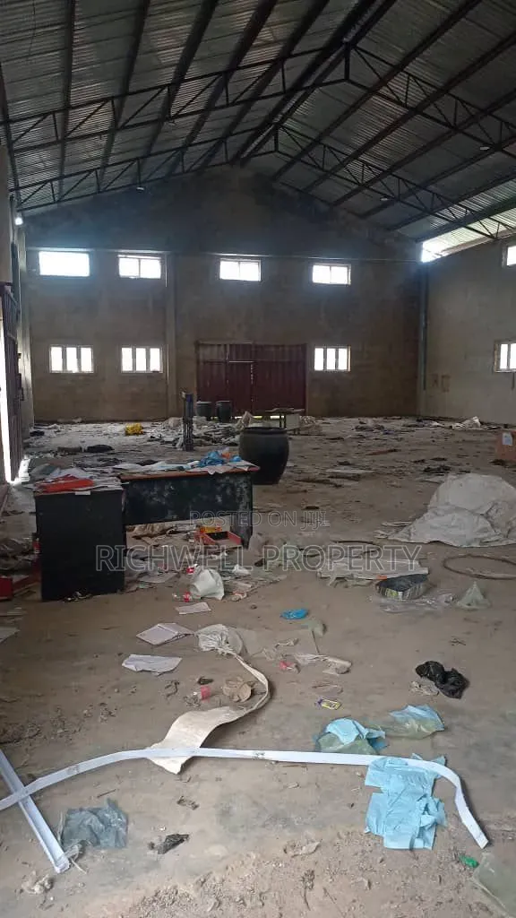Warehouse R Lease in Apata