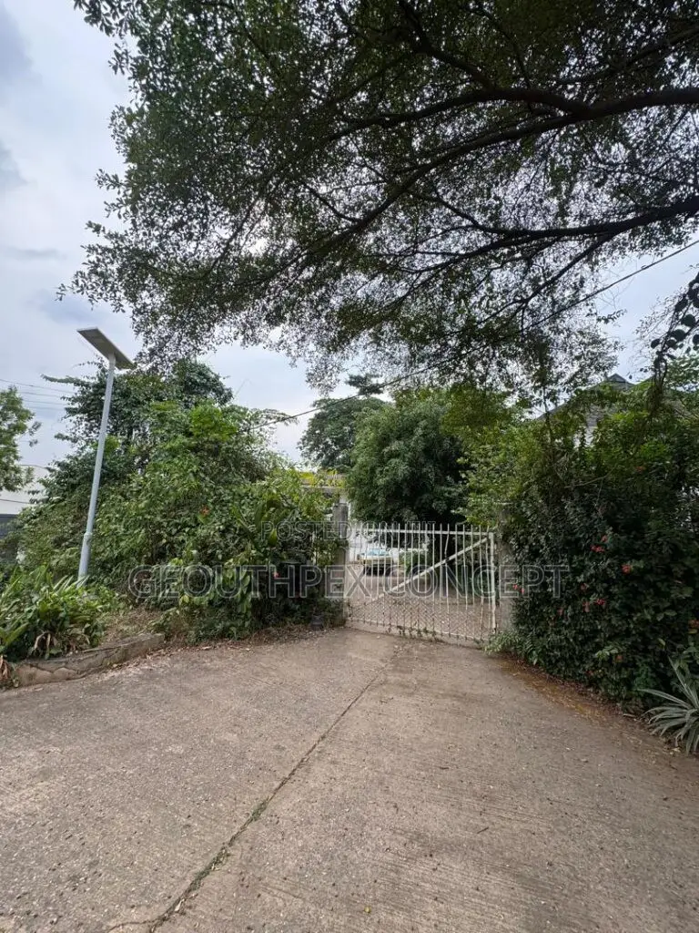 1,580 SQM Residential Land in Kobiowu Cresent, Iyakangu Ibadan in Iyanganku