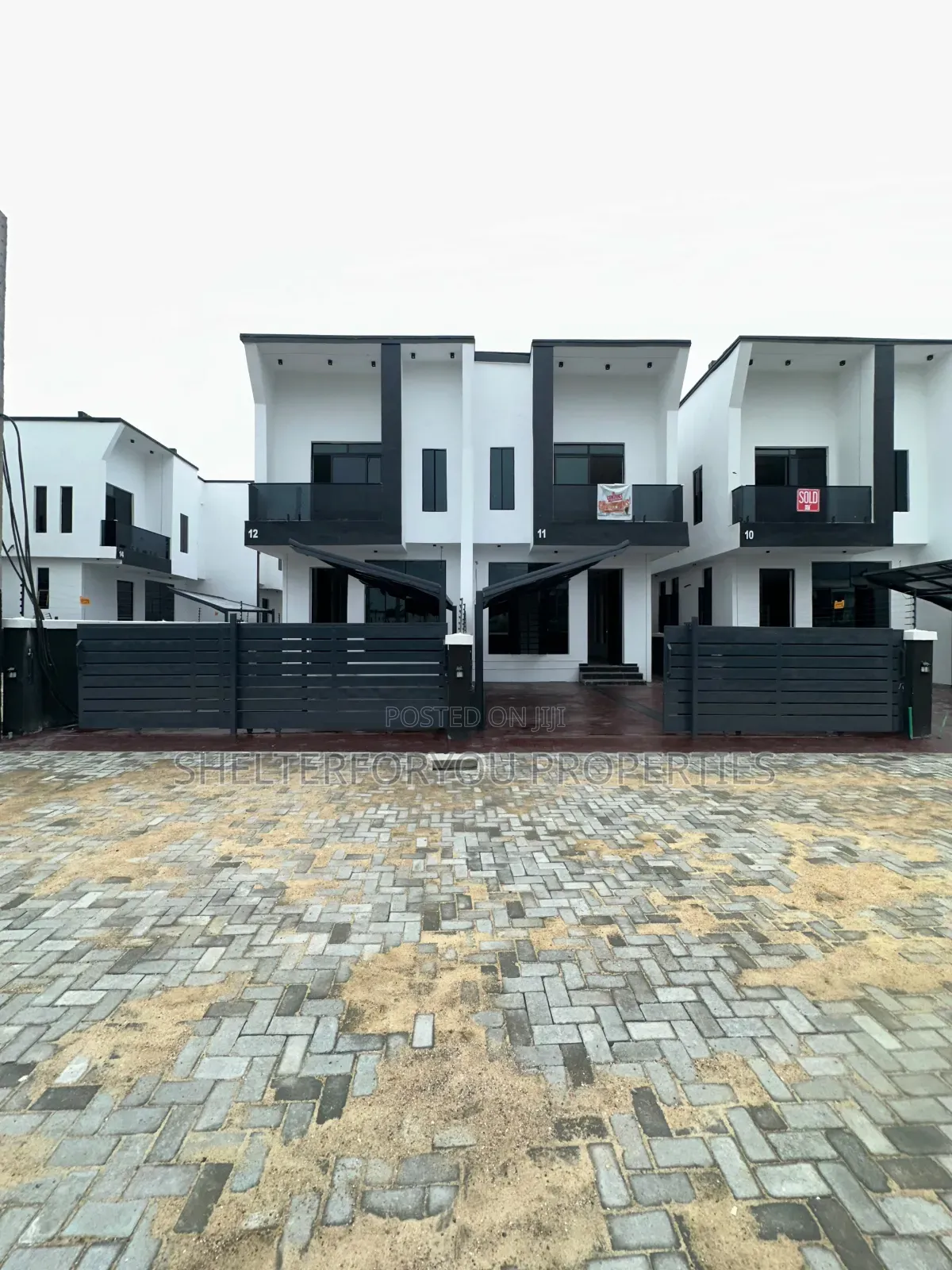 4bdrm Duplex in Lekki Expressway for sale in Lekki Expressway