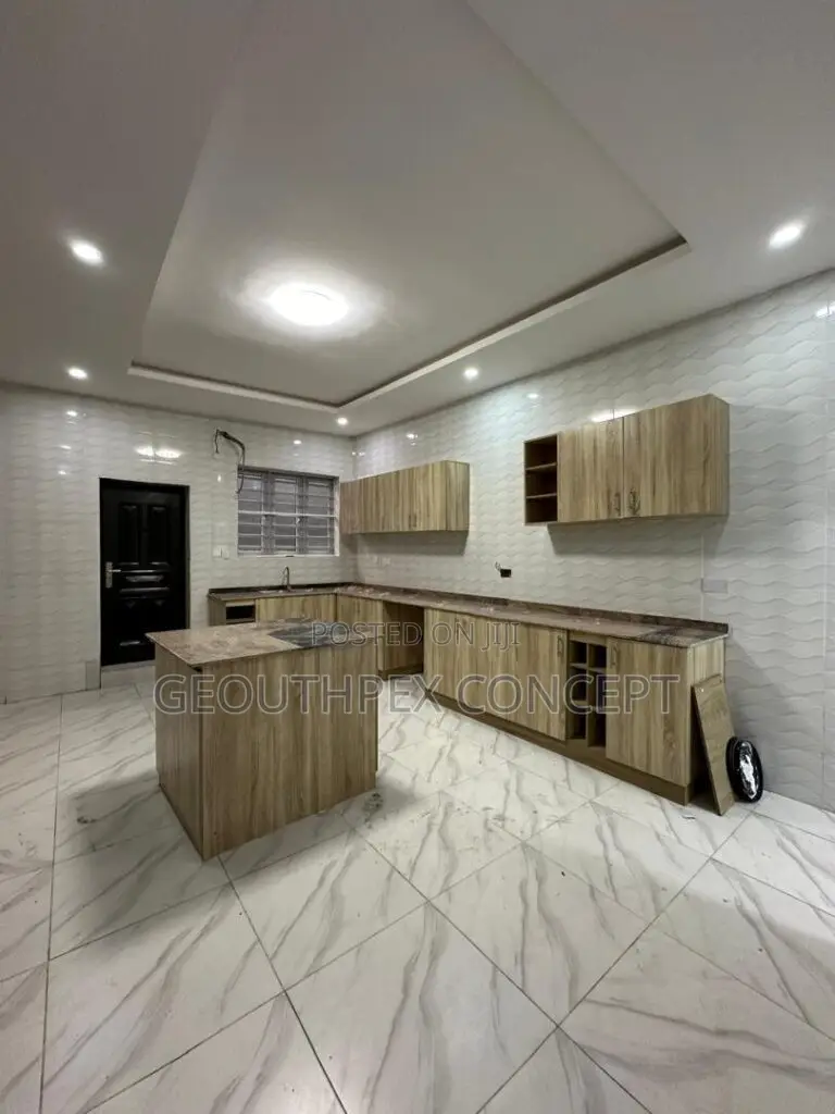 4bdrm Duplex in Jericho Gra for sale in Jericho