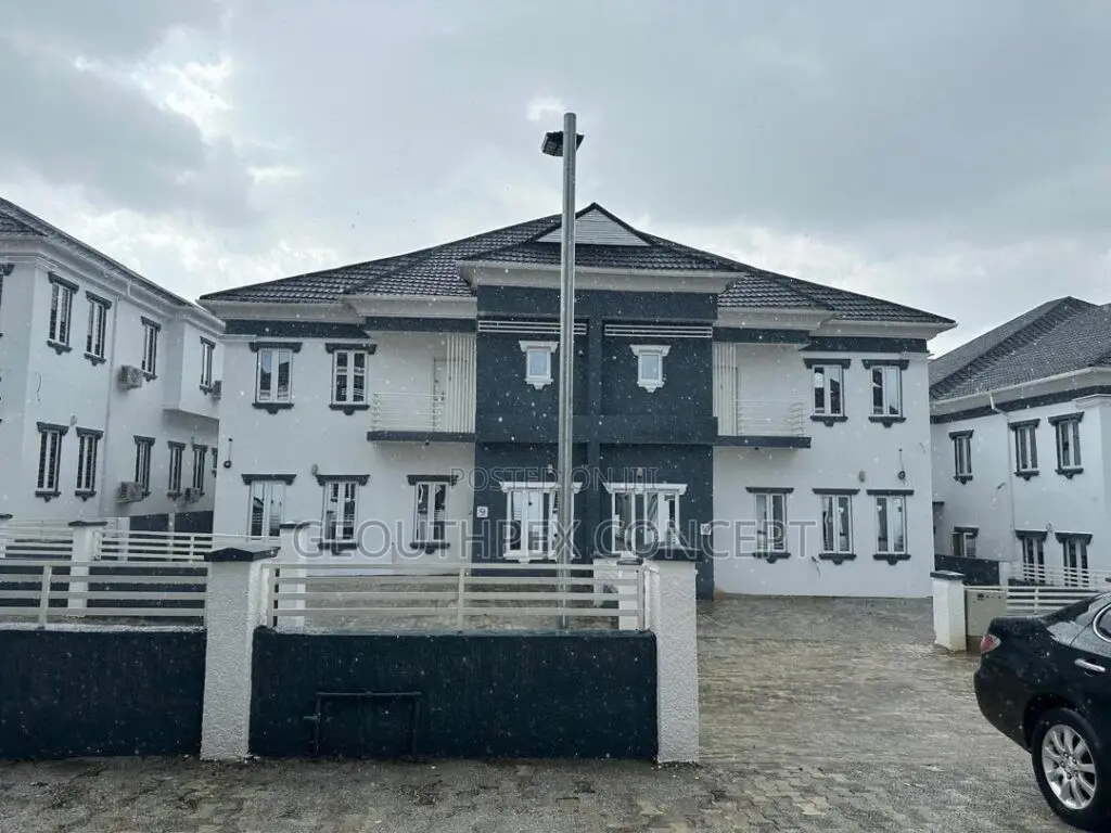 4bdrm Duplex in Jericho Gra for sale in Jericho
