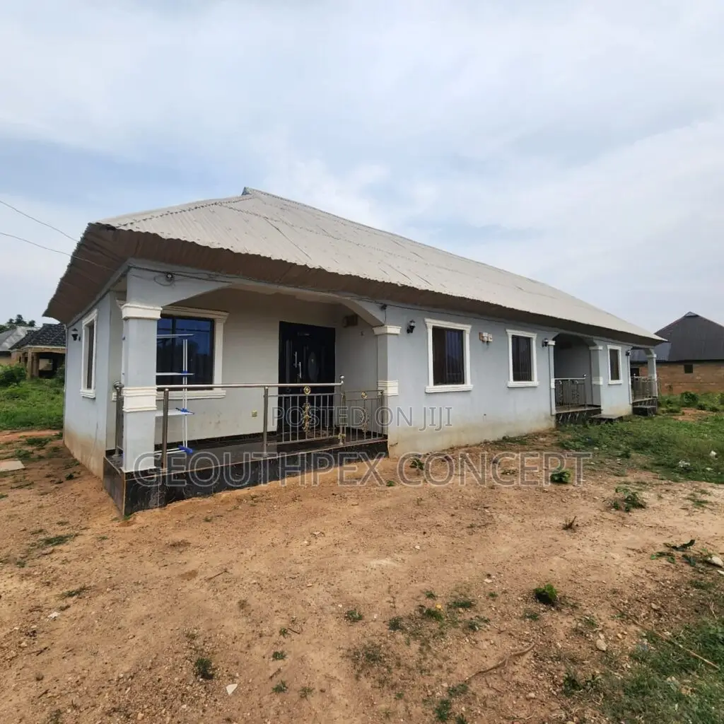 3bdrm Block of Flats in Moniya for sale in Moniya