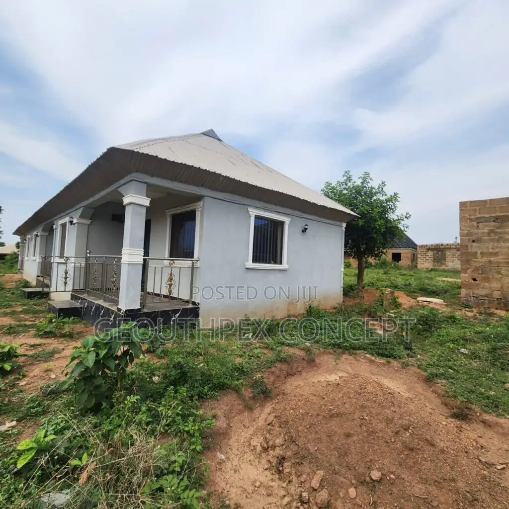 3bdrm Block of Flats in Moniya for sale in Moniya