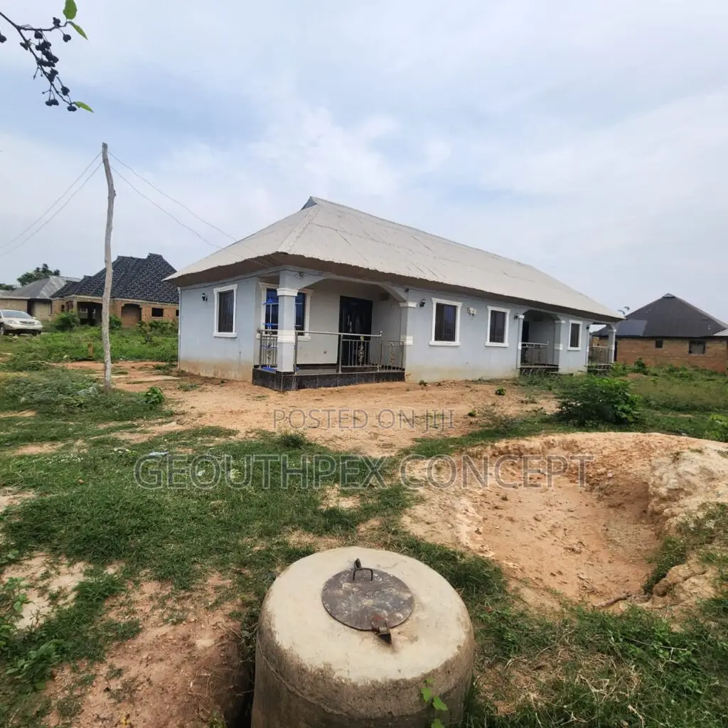 3bdrm Block of Flats in Moniya for sale in Moniya