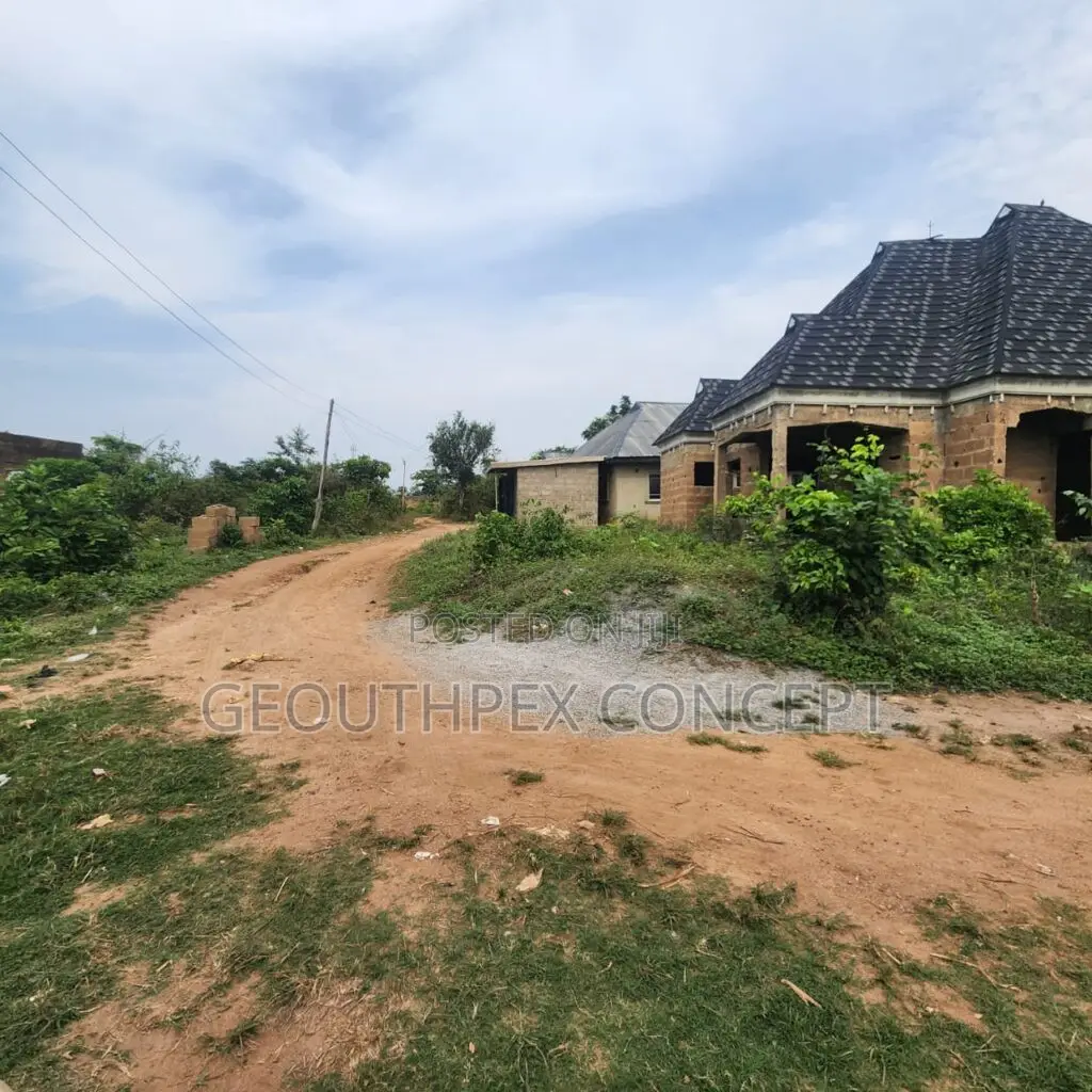 3bdrm Block of Flats in Moniya for sale in Moniya