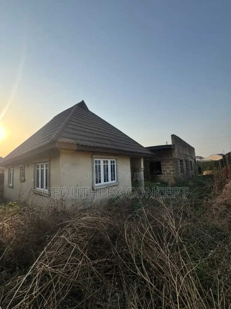 3bdrm Bungalow in Akala Express for sale in Akala Express