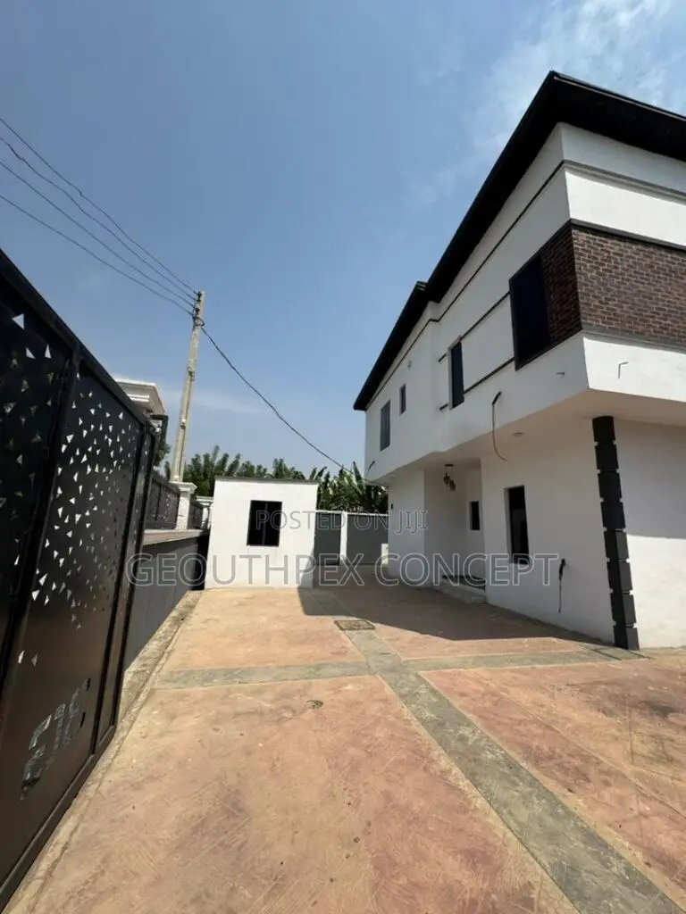 4bdrm Duplex in Ikolaba Estate, Agodi for sale in Agodi