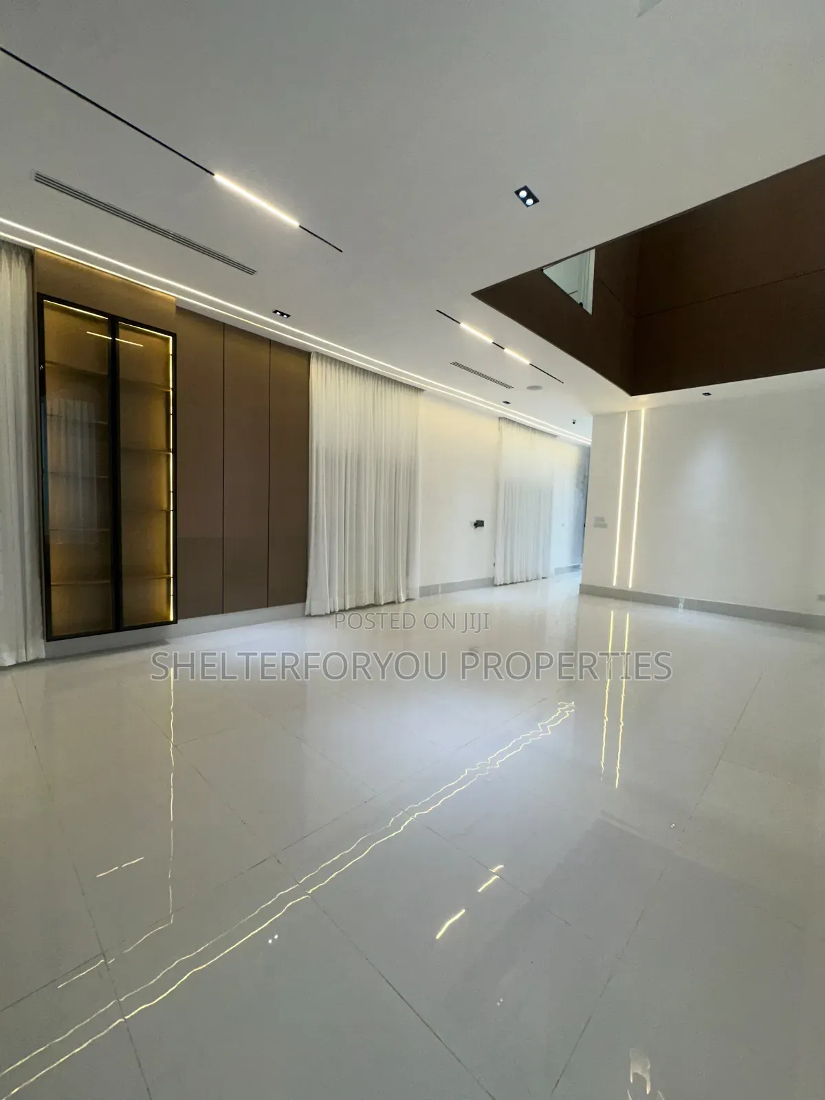 5bdrm Duplex in Lekki Expressway for sale in Lekki Expressway