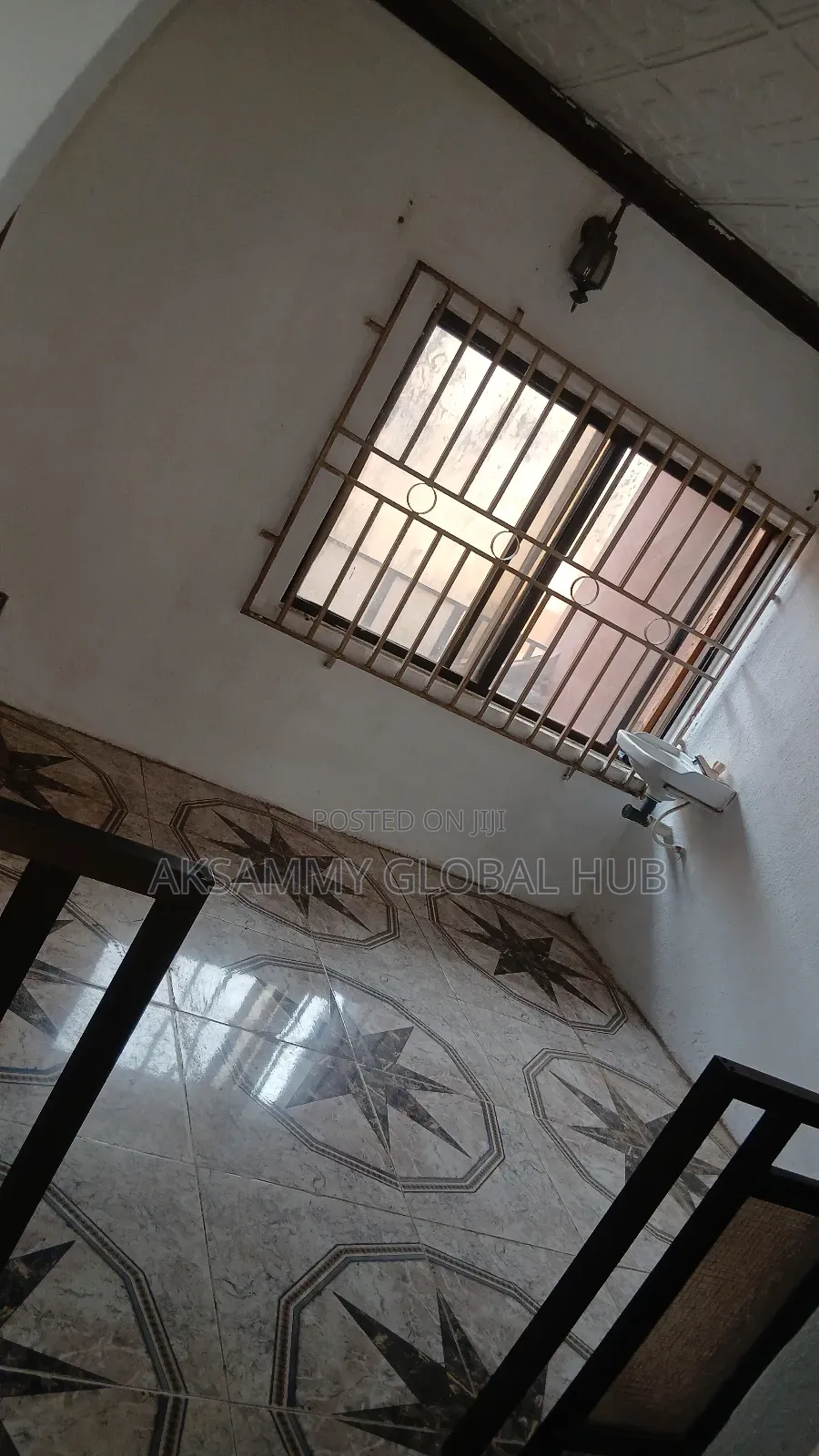 6bdrm Bungalow in Old Ife Road, Ibadan North West for sale in Ibadan North West