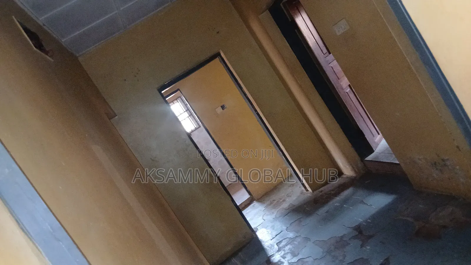 6bdrm Bungalow in Old Ife Road, Ibadan North West for sale in Ibadan North West