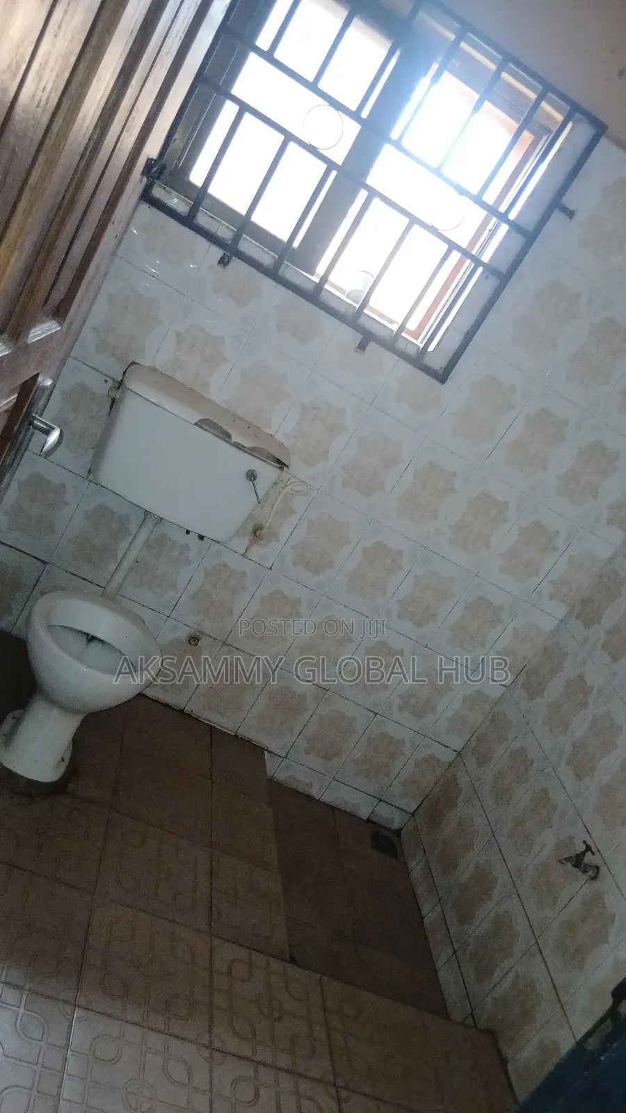 6bdrm Bungalow in Old Ife Road, Ibadan North West for sale in Ibadan North West