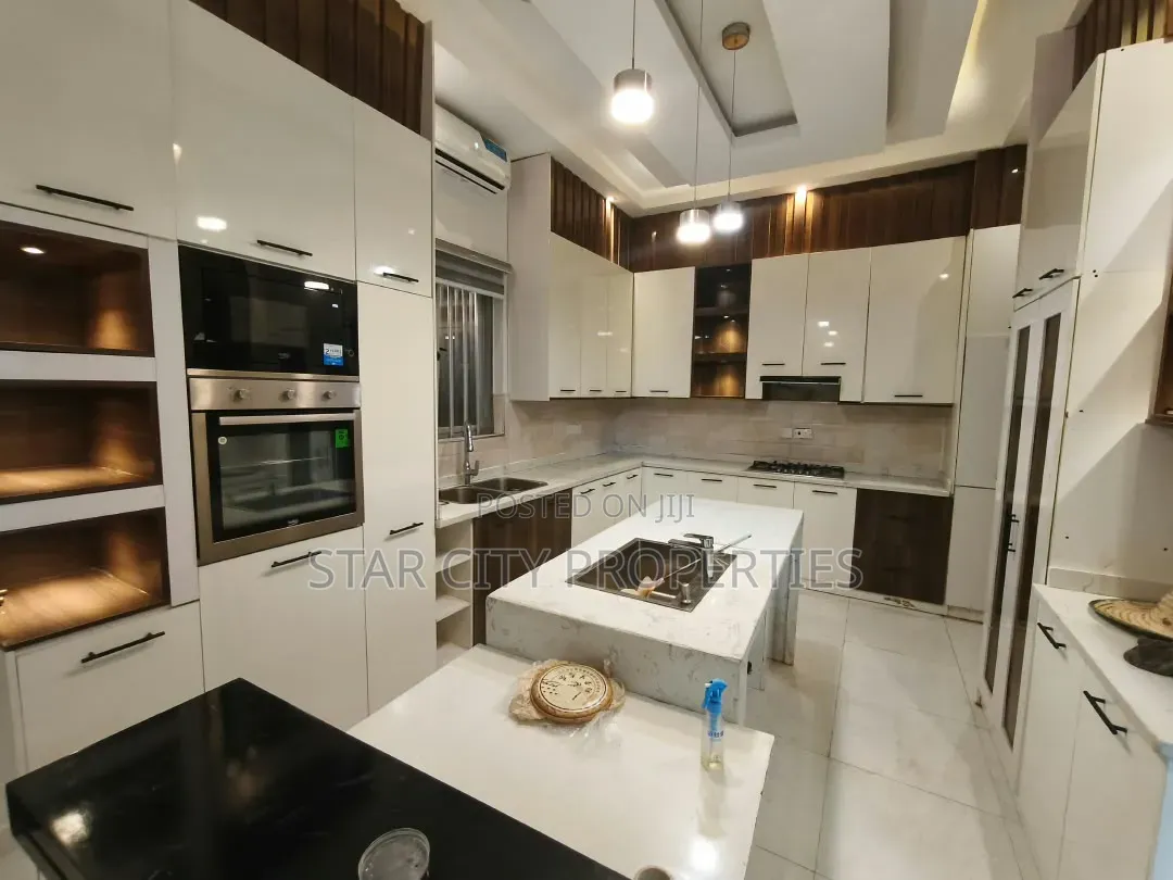 Furnished 3bdrm Apartment in Ikeja for rent in Ikeja GRA