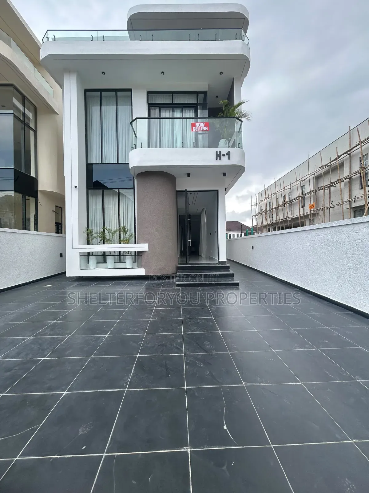 5bdrm Duplex in Lekki Expressway for sale in Lekki Expressway