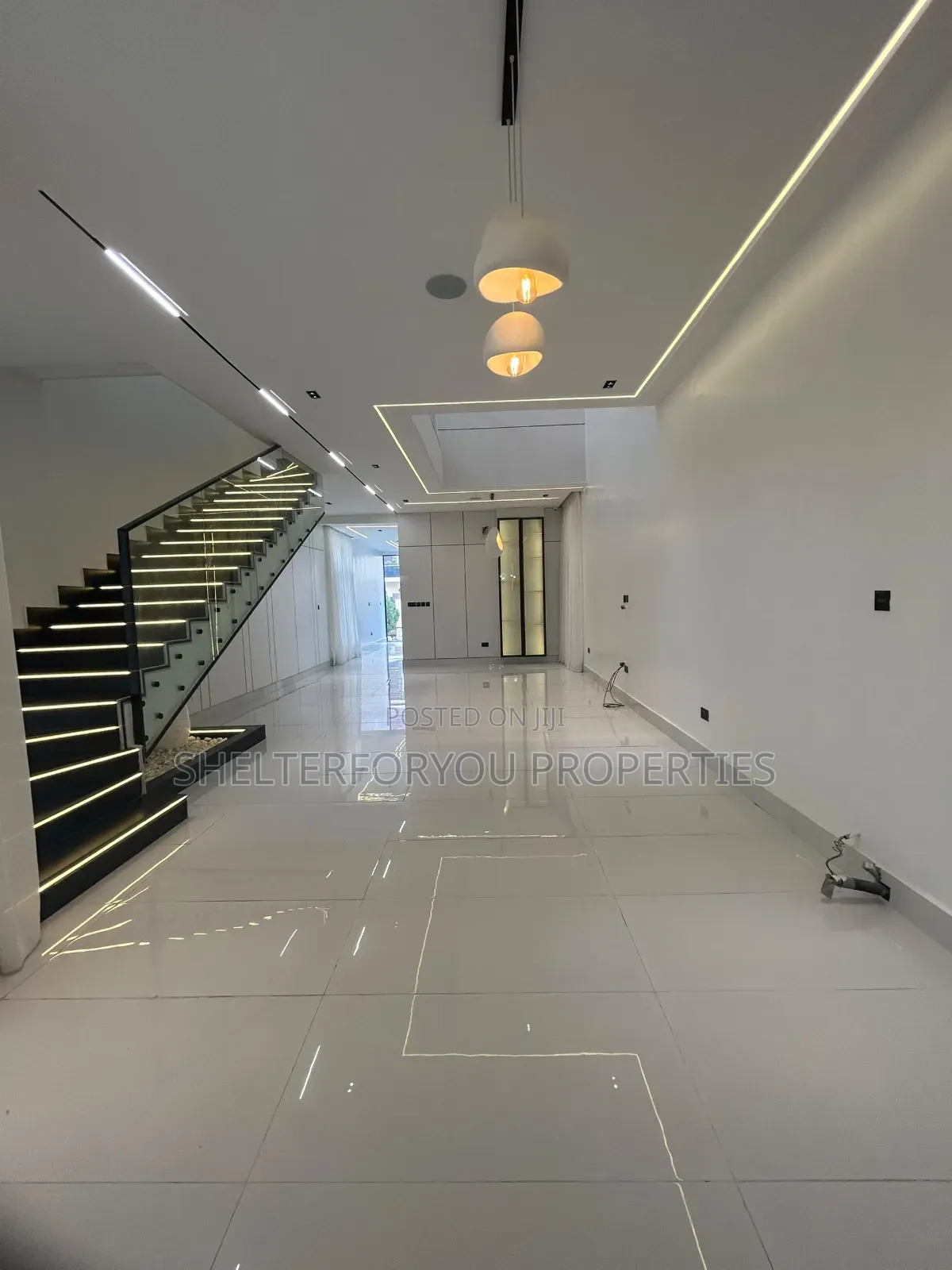 5bdrm Duplex in Lekki Expressway for sale in Lekki Expressway