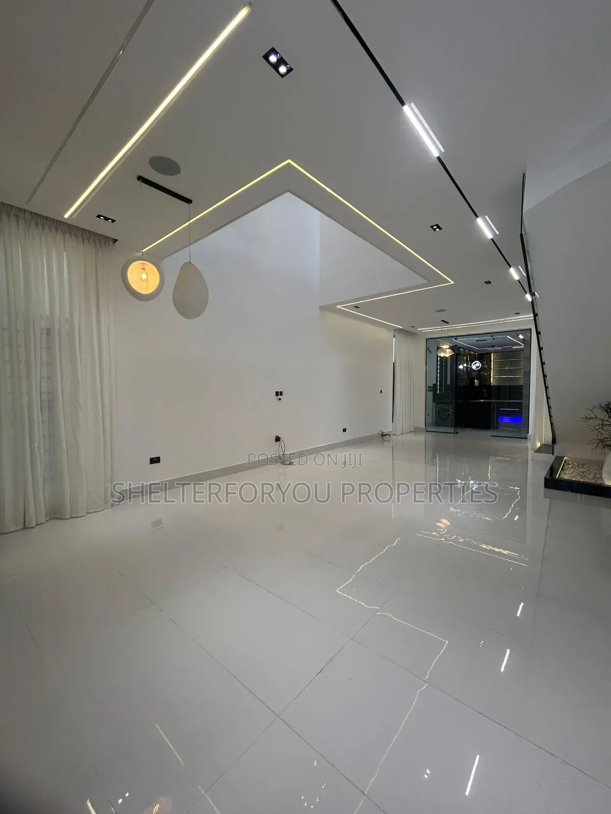 5bdrm Duplex in Lekki Expressway for sale in Lekki Expressway